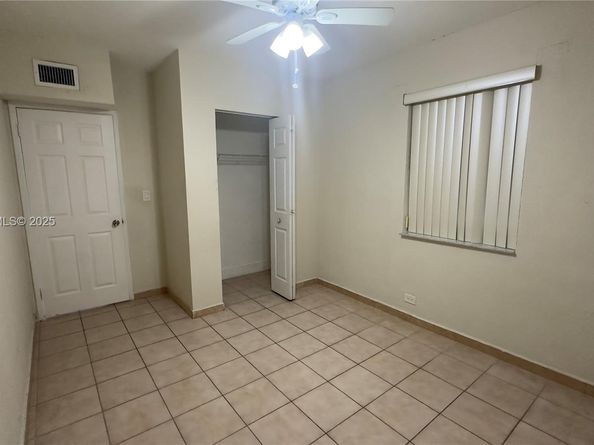 580 E 47th St, Hialeah FL 33013