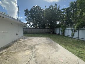 580 E 47th St, Hialeah FL 33013