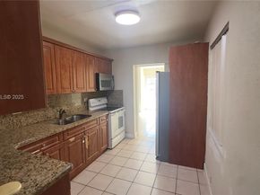 580 E 47th St, Hialeah FL 33013