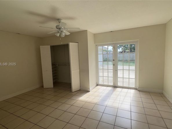 580 E 47th St, Hialeah FL 33013