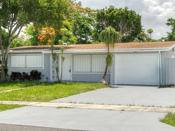 658 SW 1st Ct, Boynton Beach FL 33426