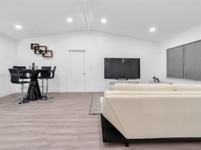 658 SW 1st Ct, Boynton Beach FL 33426