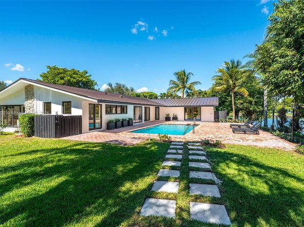 10945 SW 75th Ct, Pinecrest FL 33156