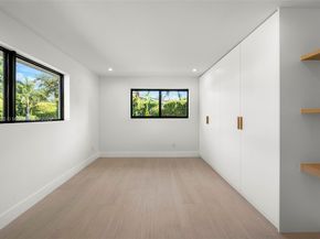 10945 SW 75th Ct, Pinecrest FL 33156