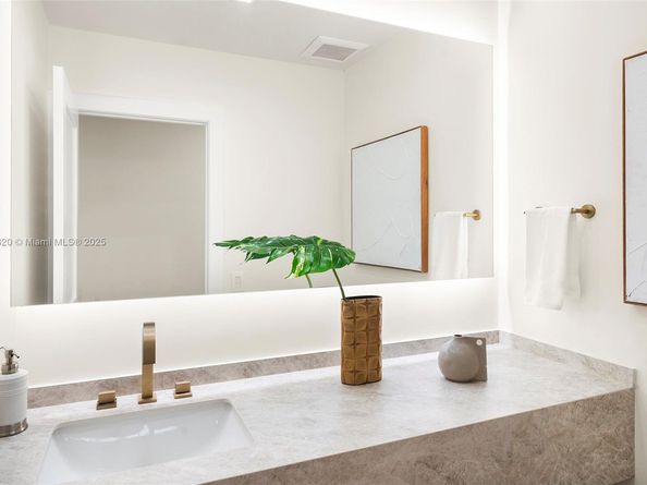 10945 SW 75th Ct, Pinecrest FL 33156