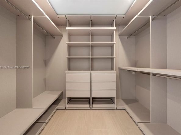 10945 SW 75th Ct, Pinecrest FL 33156