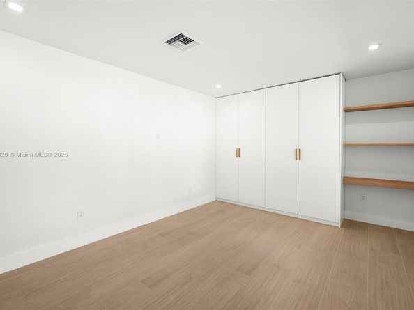 10945 SW 75th Ct, Pinecrest FL 33156