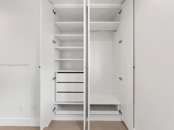 10945 SW 75th Ct, Pinecrest FL 33156