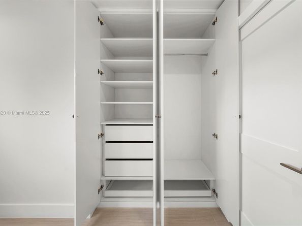 10945 SW 75th Ct, Pinecrest FL 33156