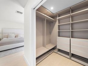 10945 SW 75th Ct, Pinecrest FL 33156