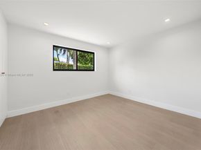 10945 SW 75th Ct, Pinecrest FL 33156