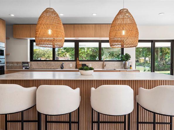 10945 SW 75th Ct, Pinecrest FL 33156