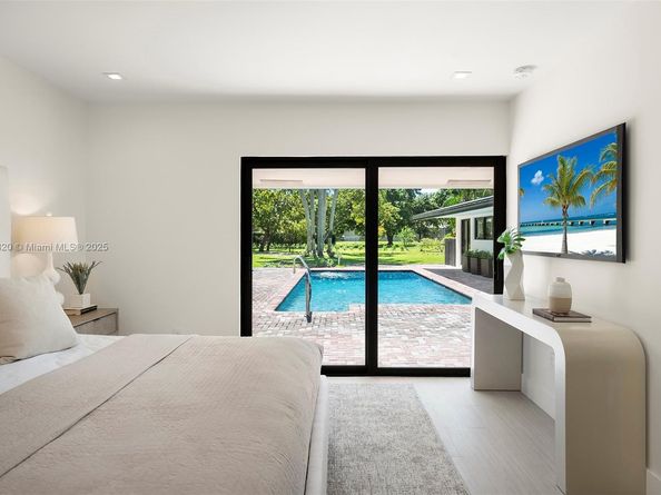 10945 SW 75th Ct, Pinecrest FL 33156