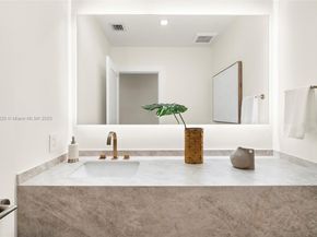 10945 SW 75th Ct, Pinecrest FL 33156