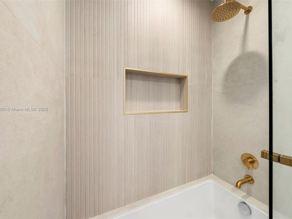 10945 SW 75th Ct, Pinecrest FL 33156