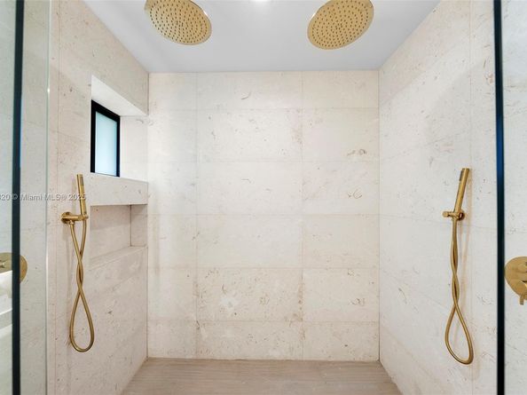 10945 SW 75th Ct, Pinecrest FL 33156