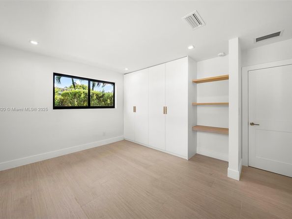 10945 SW 75th Ct, Pinecrest FL 33156