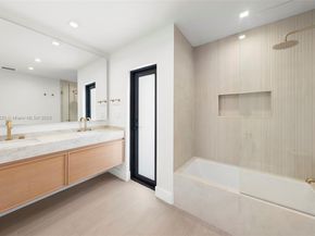 10945 SW 75th Ct, Pinecrest FL 33156