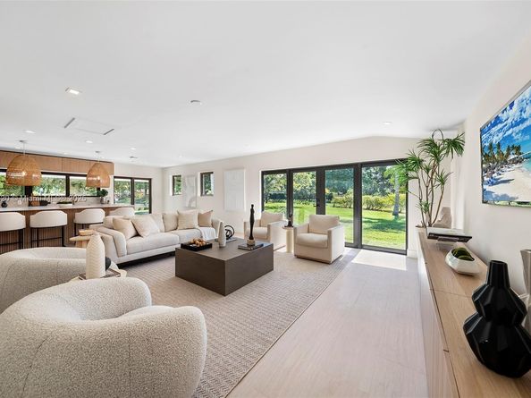 10945 SW 75th Ct, Pinecrest FL 33156