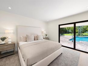 10945 SW 75th Ct, Pinecrest FL 33156