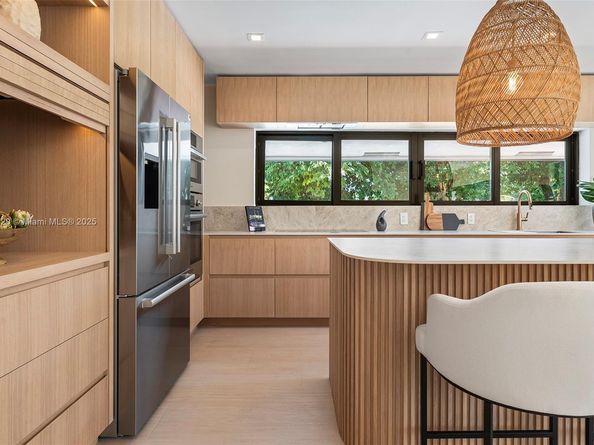 10945 SW 75th Ct, Pinecrest FL 33156