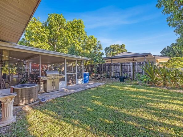 1798 SW 4th St, Homestead FL 33030