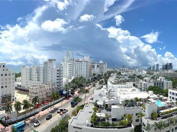 1800 Collins Ave