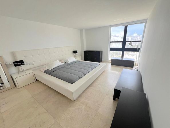 1800 Collins Ave 12E, Miami Beach FL 33139