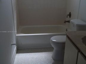 9375 Fontainebleau Blvd L423, Miami FL 33172