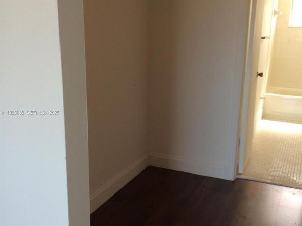 9375 Fontainebleau Blvd L423, Miami FL 33172