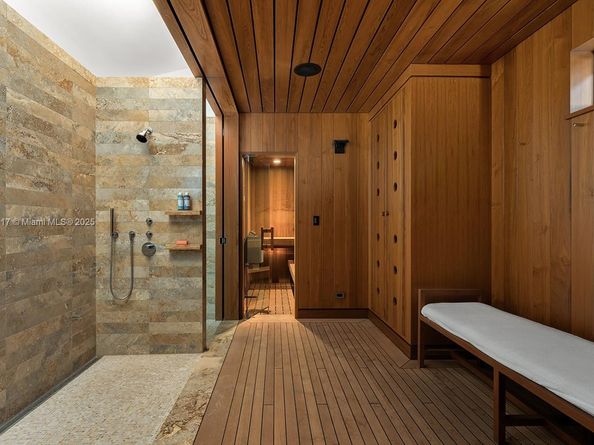 3585 Anchorage Way, Miami FL 33133