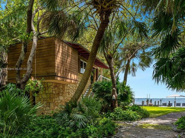 3585 Anchorage Way, Miami FL 33133