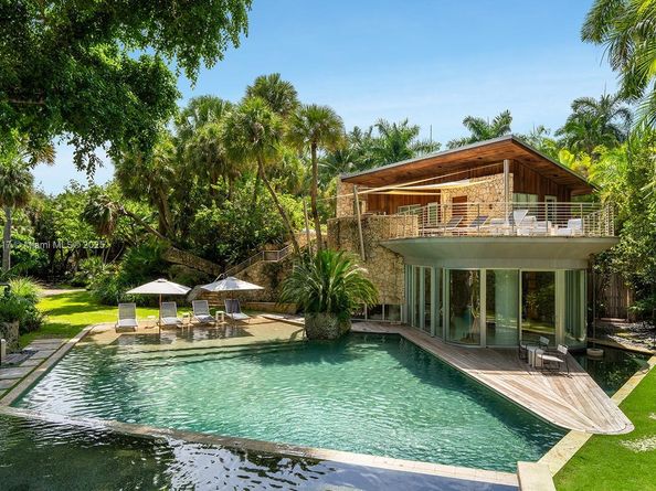 3585 Anchorage Way, Miami FL 33133