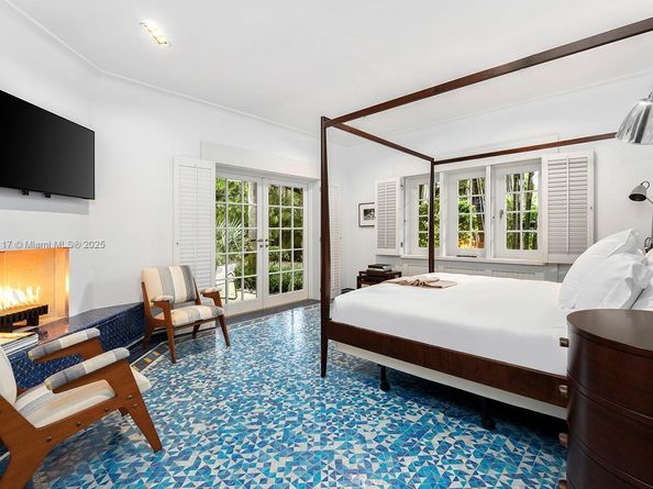 3585 Anchorage Way, Miami FL 33133