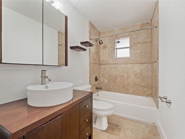 9367 Fontainebleau Blvd G115, Miami FL 33172