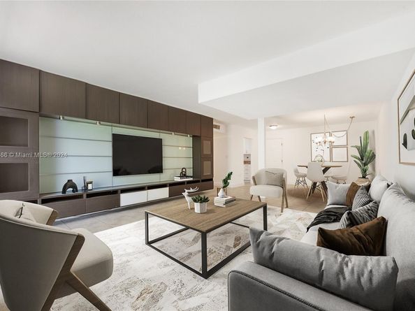 9367 Fontainebleau Blvd G115, Miami FL 33172