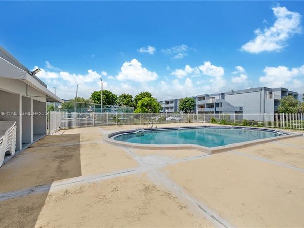 9367 Fontainebleau Blvd G115, Miami FL 33172