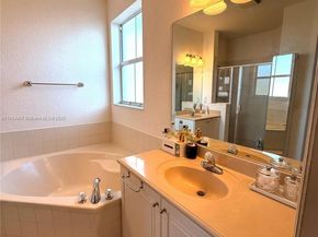 11010 NW 87th St, Doral FL 33178