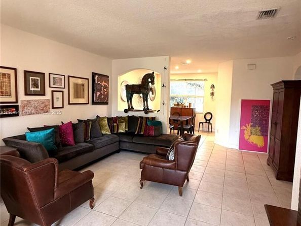 11010 NW 87th St, Doral FL 33178
