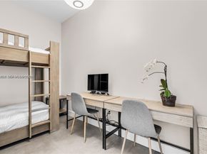 650 NE 32nd St BH6, Miami FL 33137