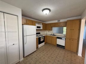 1000 Colony Point Cir 303, Pembroke Pines FL 33026