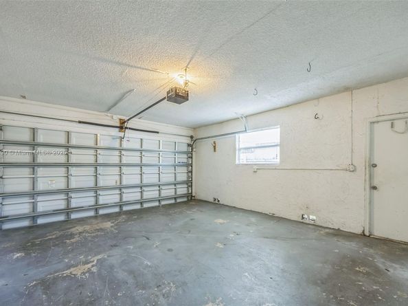 8051 NW 47th Ct, Lauderhill FL 33351