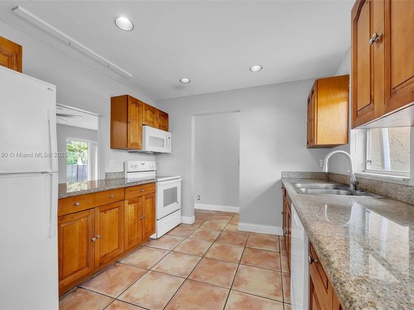 8051 NW 47th Ct, Lauderhill FL 33351