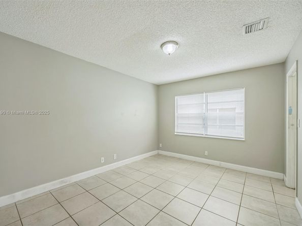 8051 NW 47th Ct, Lauderhill FL 33351