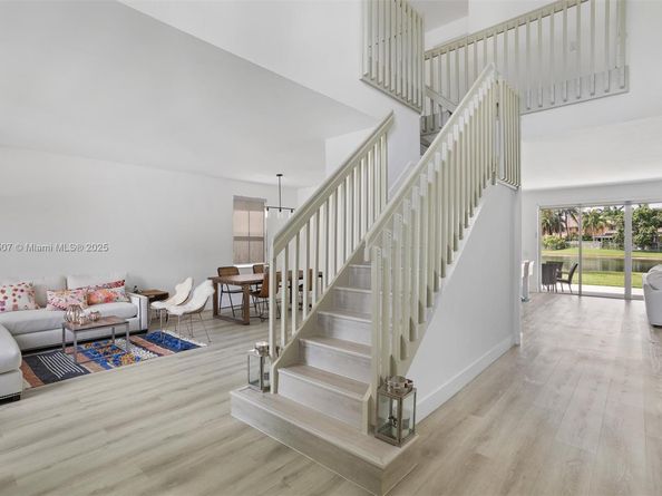 1249 Chenille Cir, Weston FL 33327