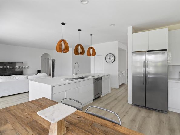 1249 Chenille Cir, Weston FL 33327