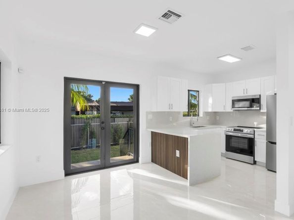 1520 NW 29th Ave, Miami FL 33125