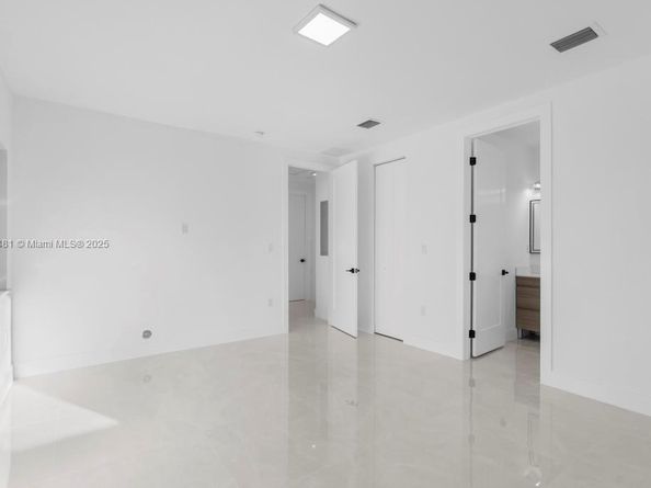 1520 NW 29th Ave, Miami FL 33125