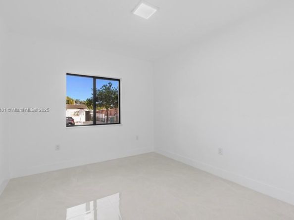 1520 NW 29th Ave, Miami FL 33125