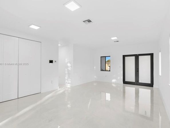 1520 NW 29th Ave, Miami FL 33125